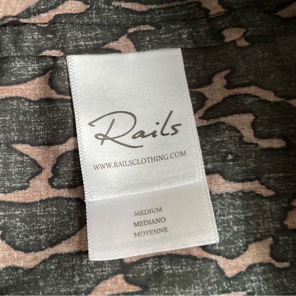 Anthropologie Rails Ariana Leopard Savannah Ruffle Blouse Size Medium. MRSP $188 - Picture 5 of 8